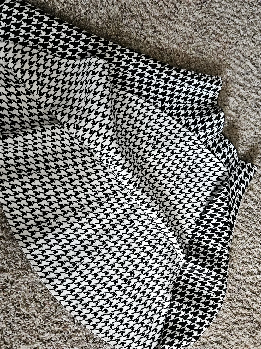 LULU'S Houndstooth Skater Skirt NWOT - Picture 5 of 5